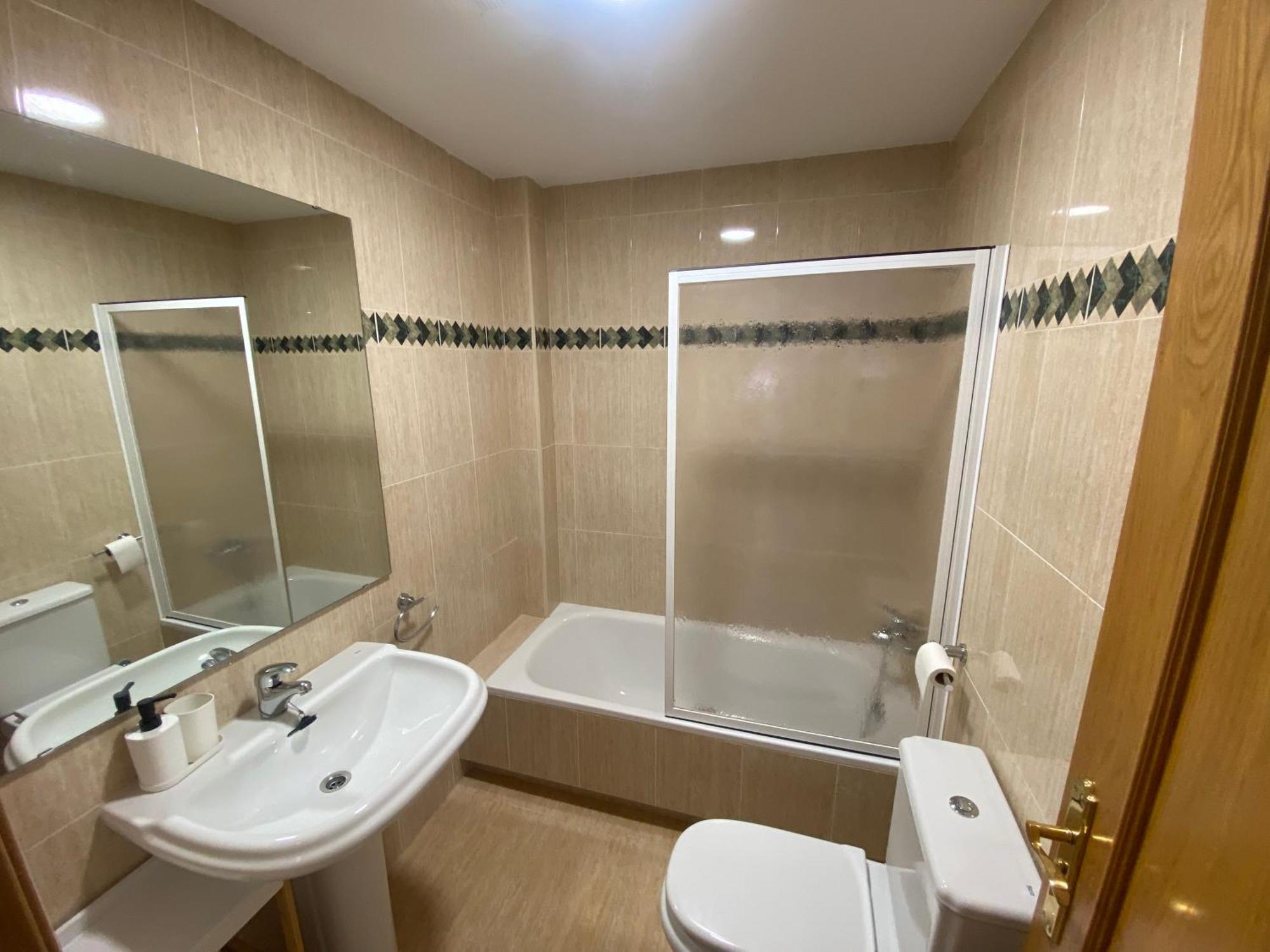 Apartamento Centrico Con Garaje Jaca Eksteriør billede